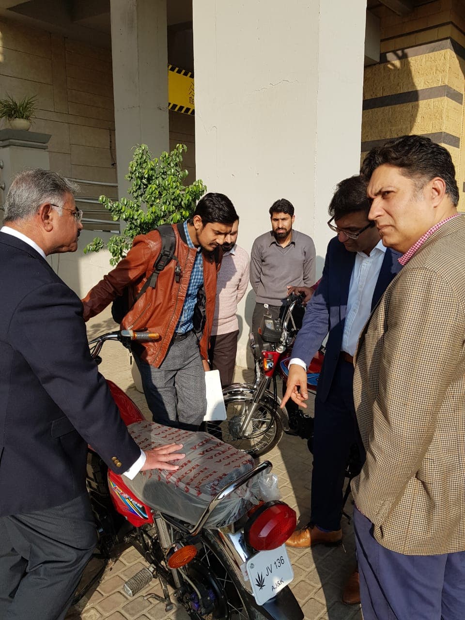 Jolta Electric roadshow: Product conversations