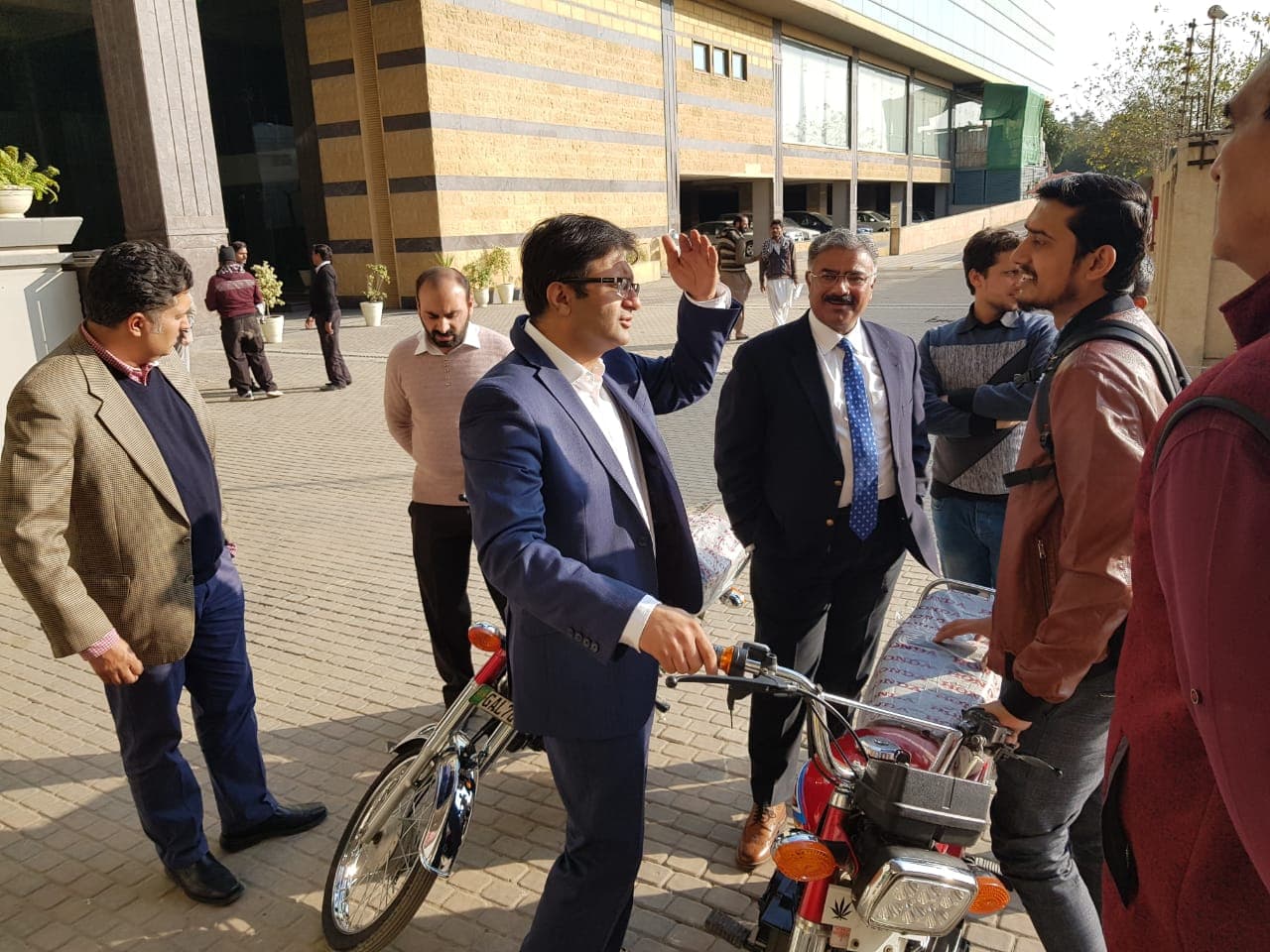Jolta Electric roadshow: On-road engagement