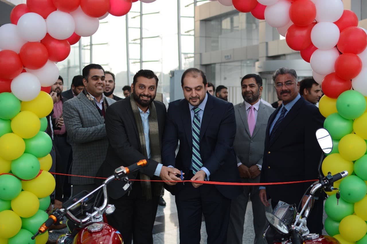 Jolta Electric roadshow ribbon-cutting ceremony