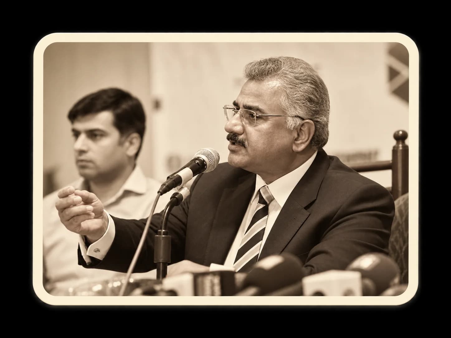 Irfan Ahmed addressing journalists at Lahore Press Club